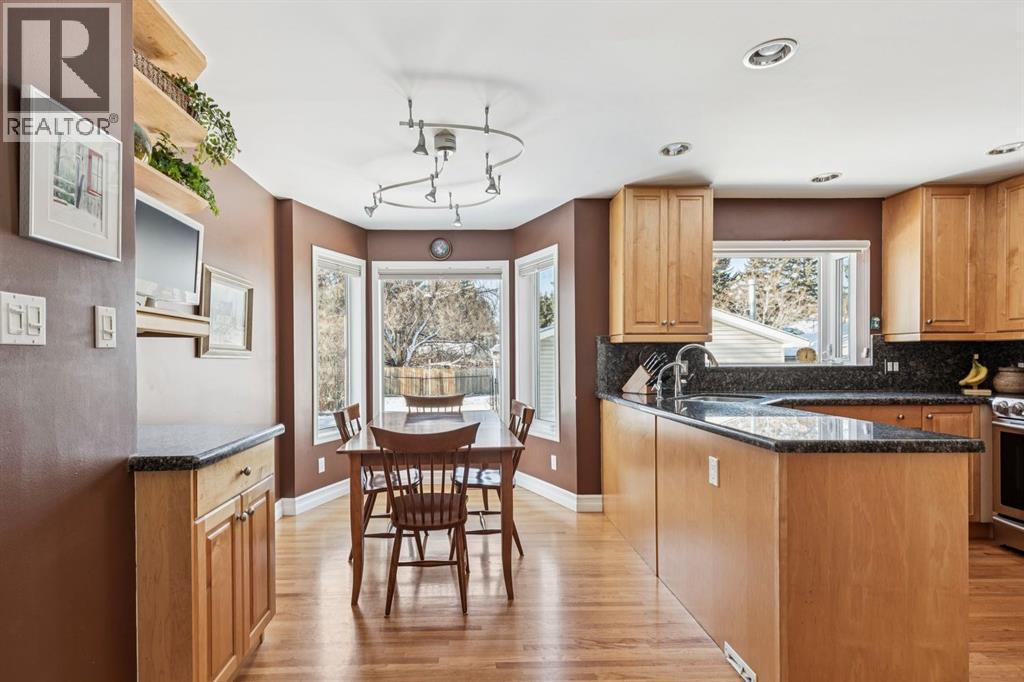 Single Family House for Sale in  Upton Place NW University Heights Calgary 