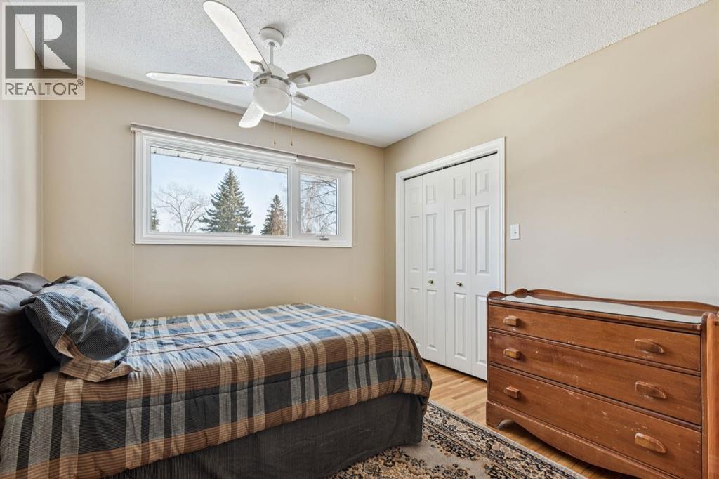 Single Family House for Sale in  Upton Place NW University Heights Calgary 