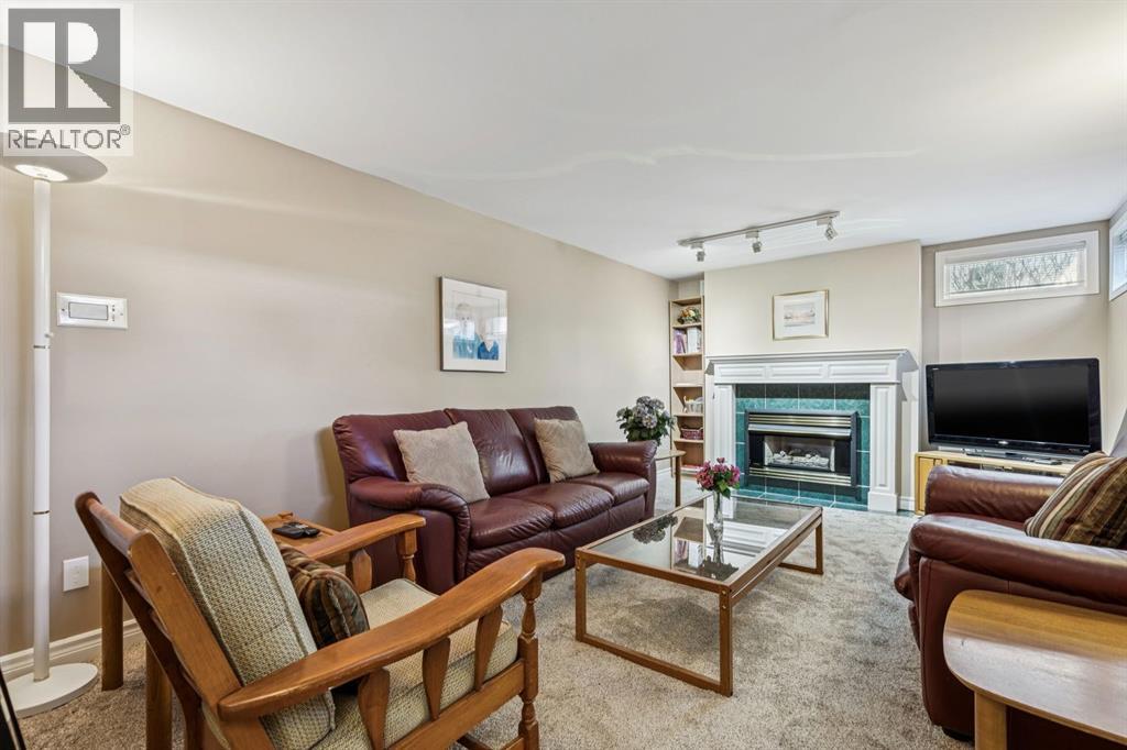 Single Family House for Sale in  Upton Place NW University Heights Calgary 