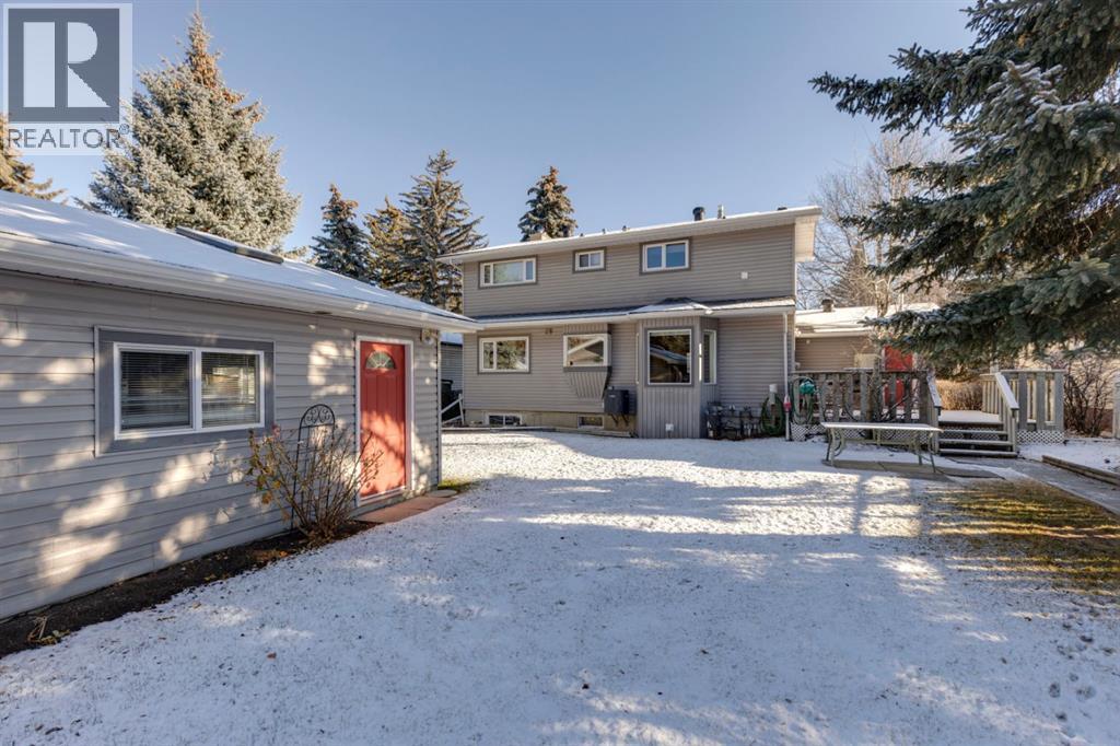 Single Family House for Sale in  Upton Place NW University Heights Calgary 