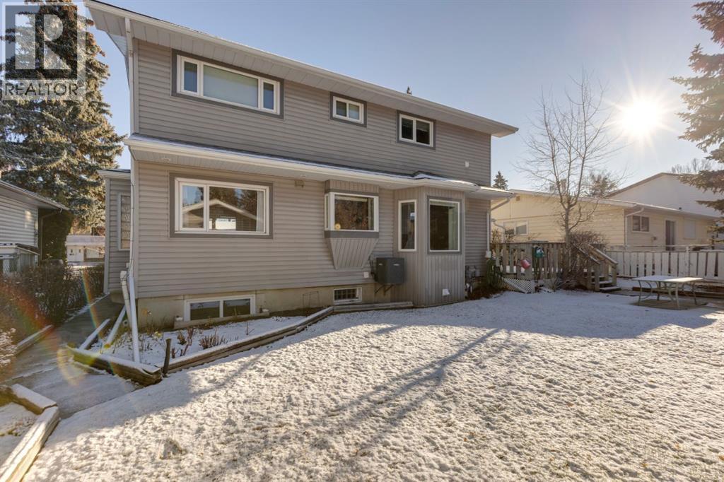 Single Family House for Sale in  Upton Place NW University Heights Calgary 