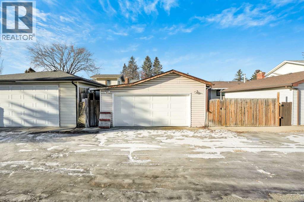 Single Family House Bungalow for Sale in  Pinegreen Close NE Pineridge Calgary 