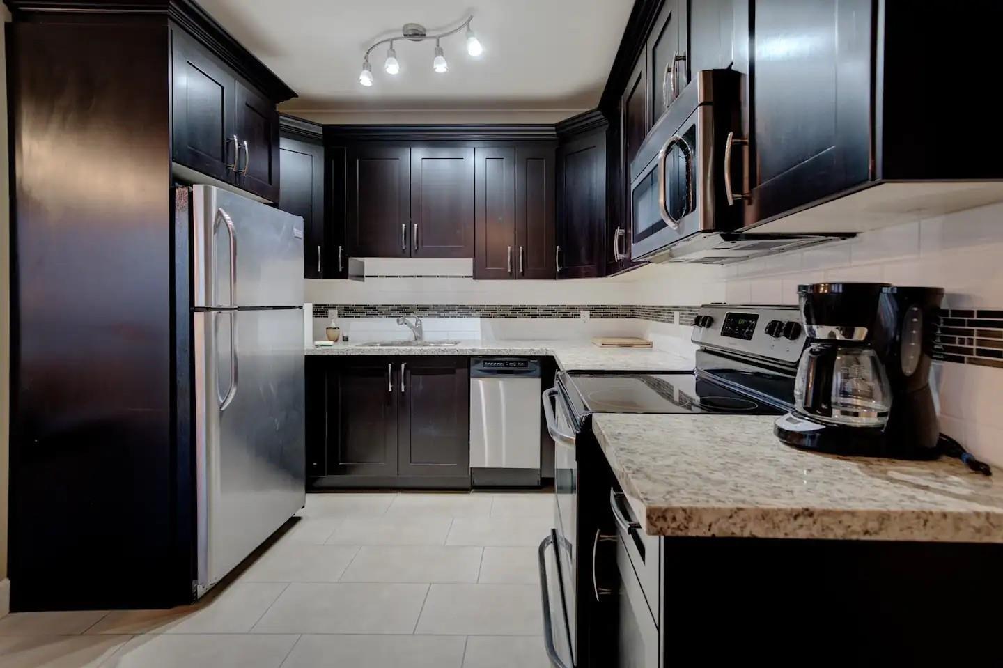 932 ASH STREET, White Rock