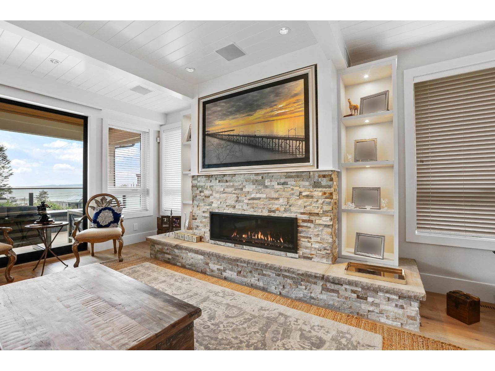 932 ASH STREET, White Rock