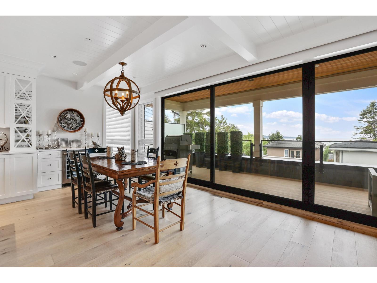 932 ASH STREET, White Rock