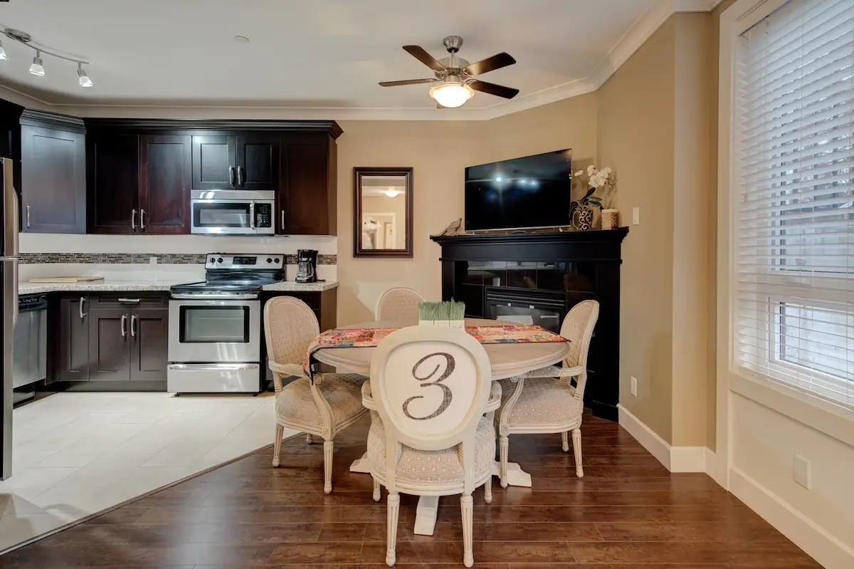 932 ASH STREET, White Rock