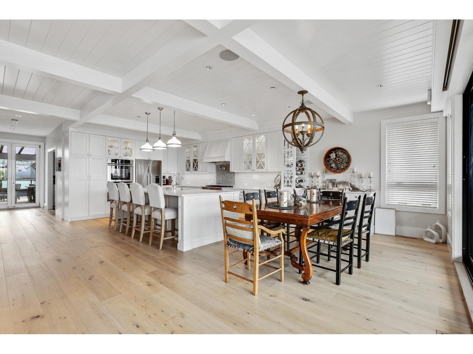 932 ASH STREET, White Rock