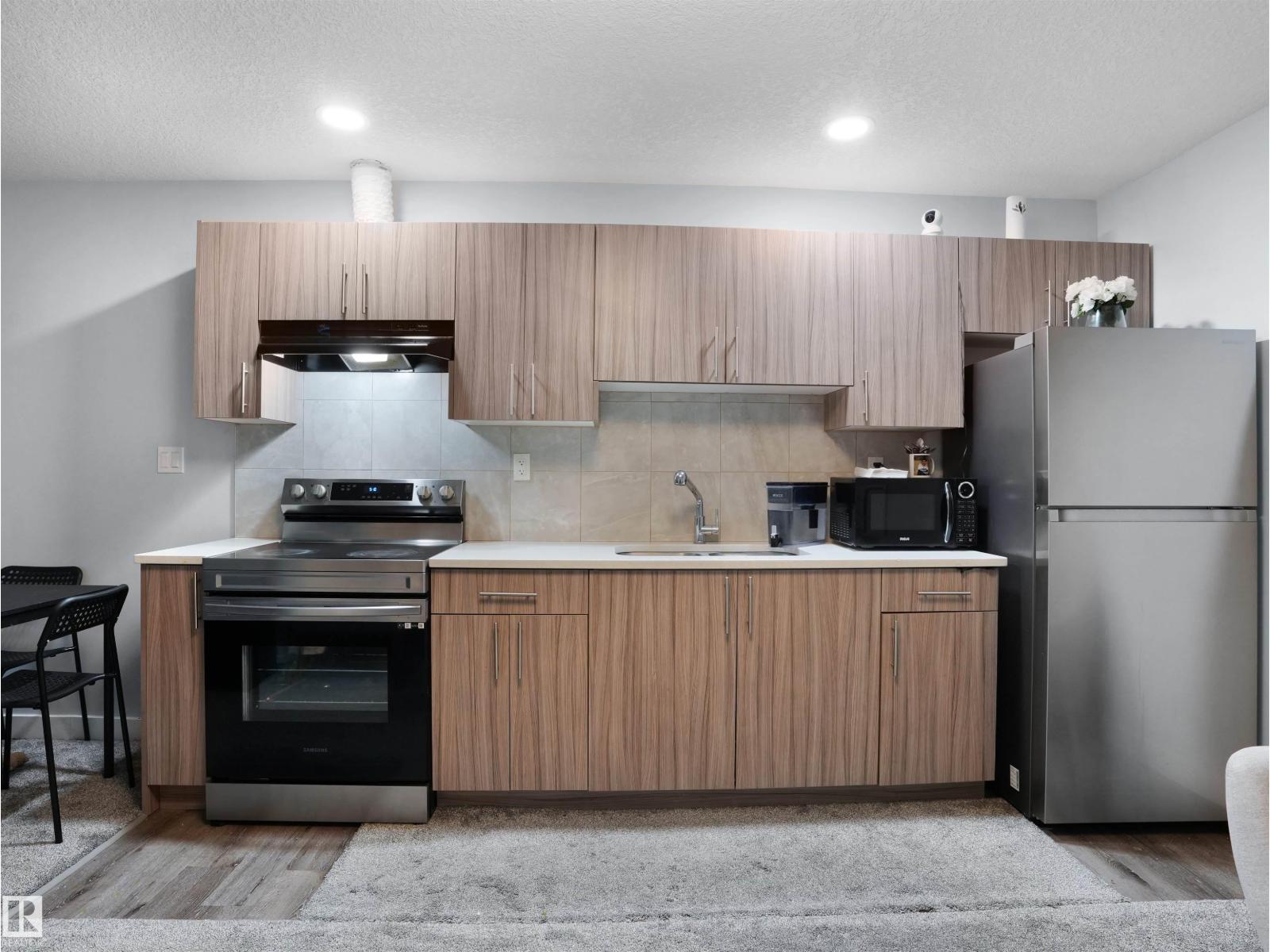 207 41 AV NW - 47