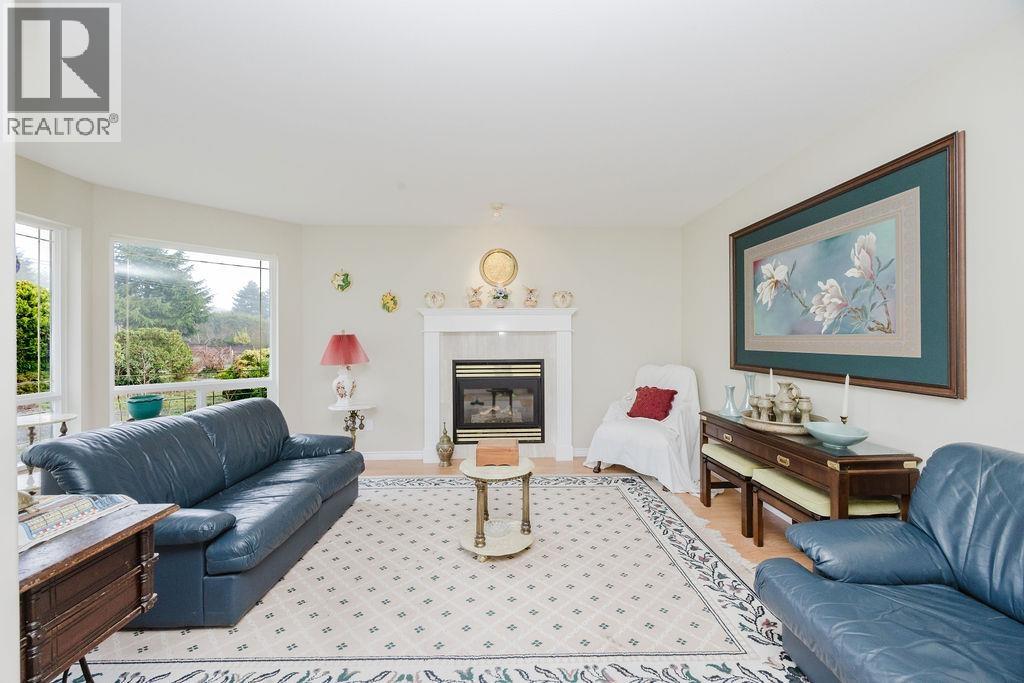 5809 ANCHOR ROAD, Sechelt