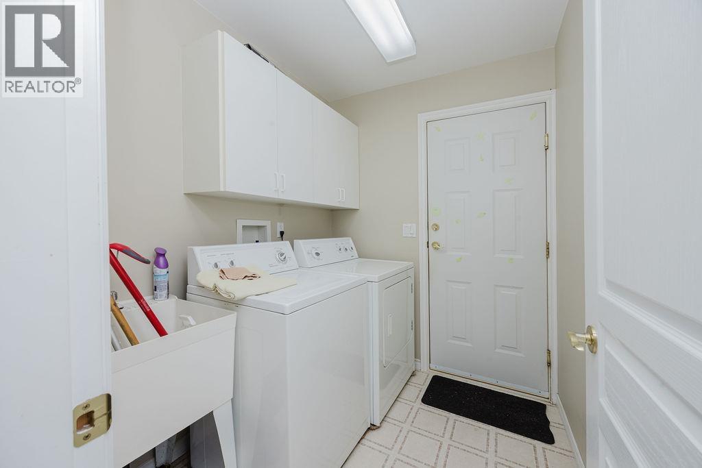 5809 ANCHOR ROAD, Sechelt