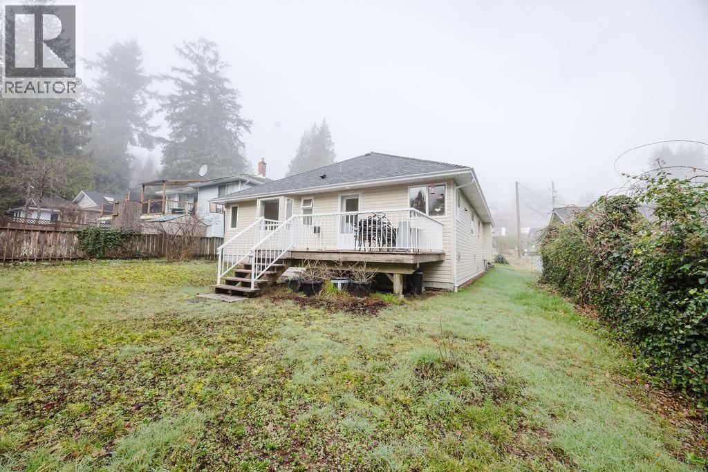 5809 ANCHOR ROAD, Sechelt
