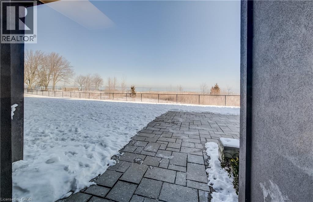 35 SOUTHSHORE Crescent Unit# 303, Stoney Creek, Ontario, L8E0J2 — Photo 36