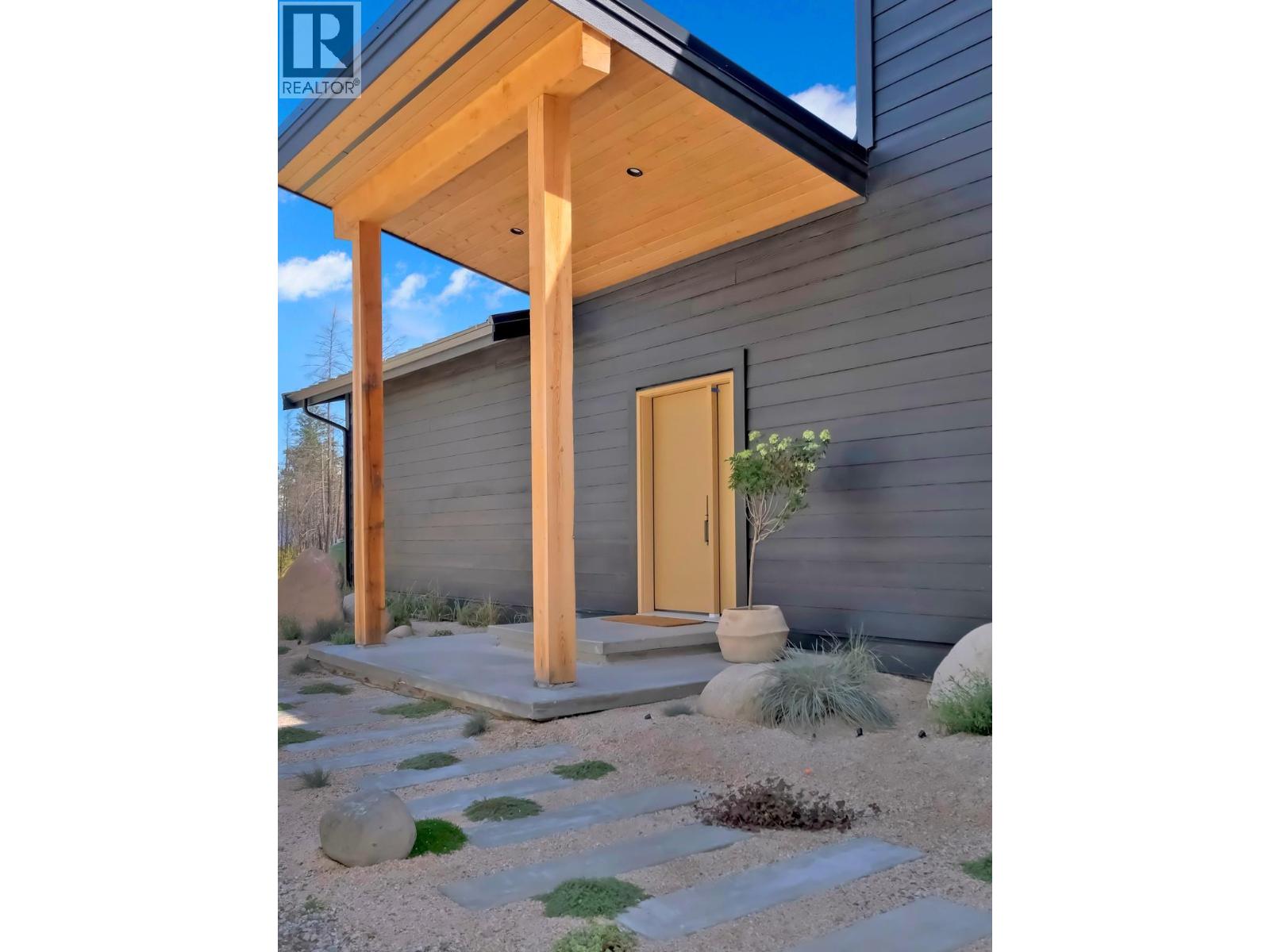  9485 Houghton Road, Fintry