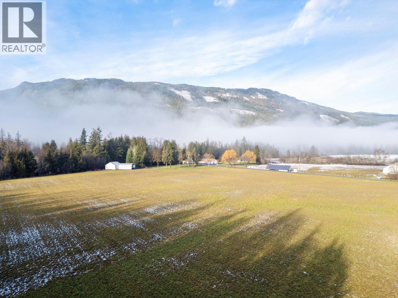 1200 Trans Canada Highway, Sicamous