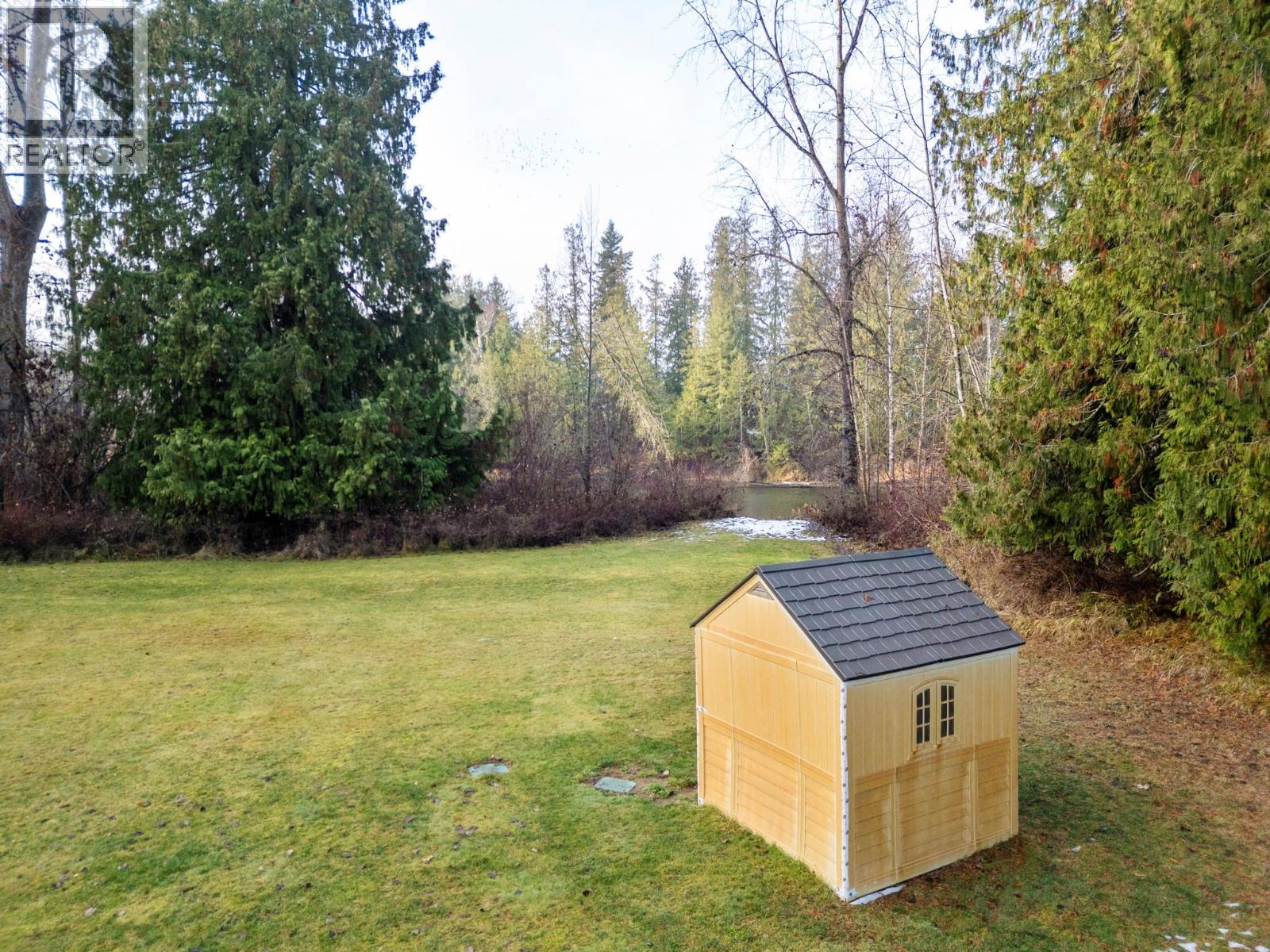 1200 Trans Canada Highway, Sicamous