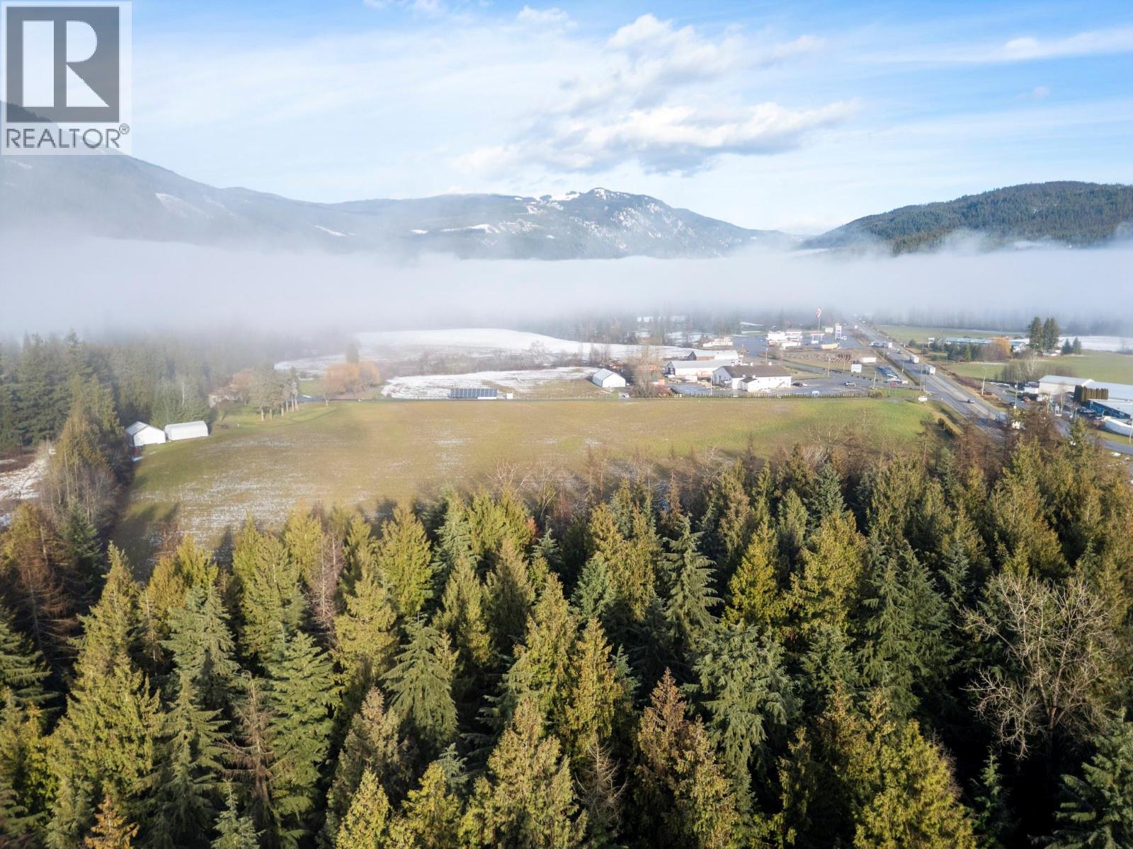 1200 Trans Canada Highway, Sicamous