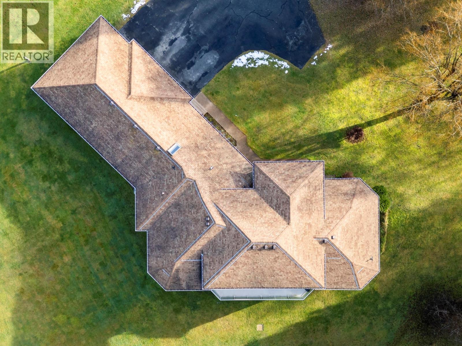 1200 Trans Canada Highway, Sicamous