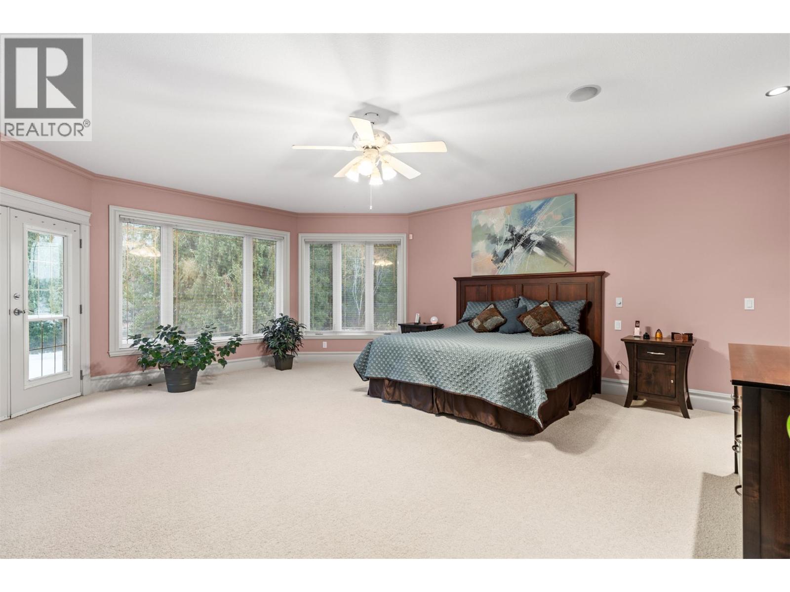 1200 Trans Canada Highway, Sicamous