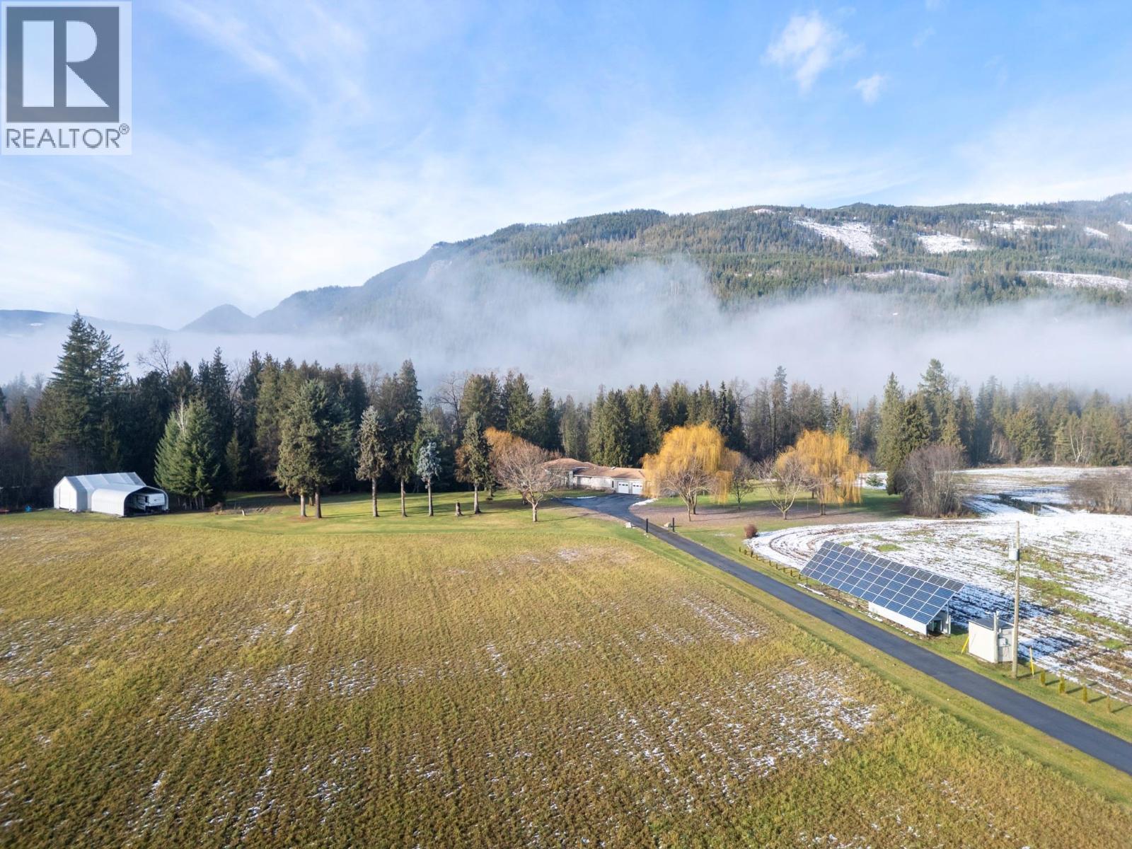 1200 Trans Canada Highway, Sicamous