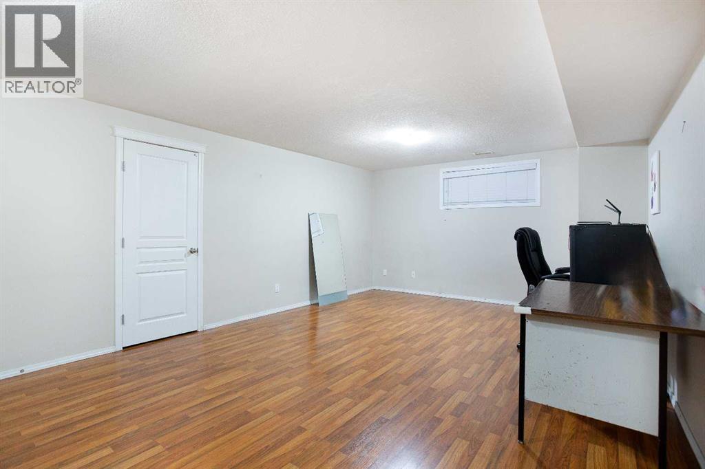 Single Family House for Sale in  Saddlecrest Way NE Saddle Ridge Calgary 