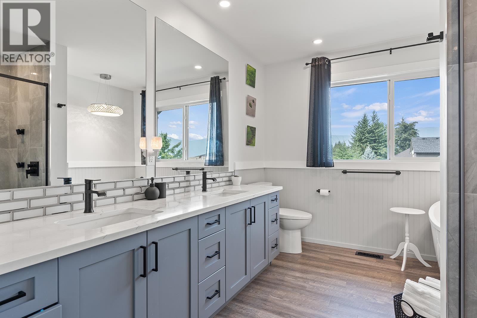 1 1441 20 Avenue Southeast, Salmon Arm