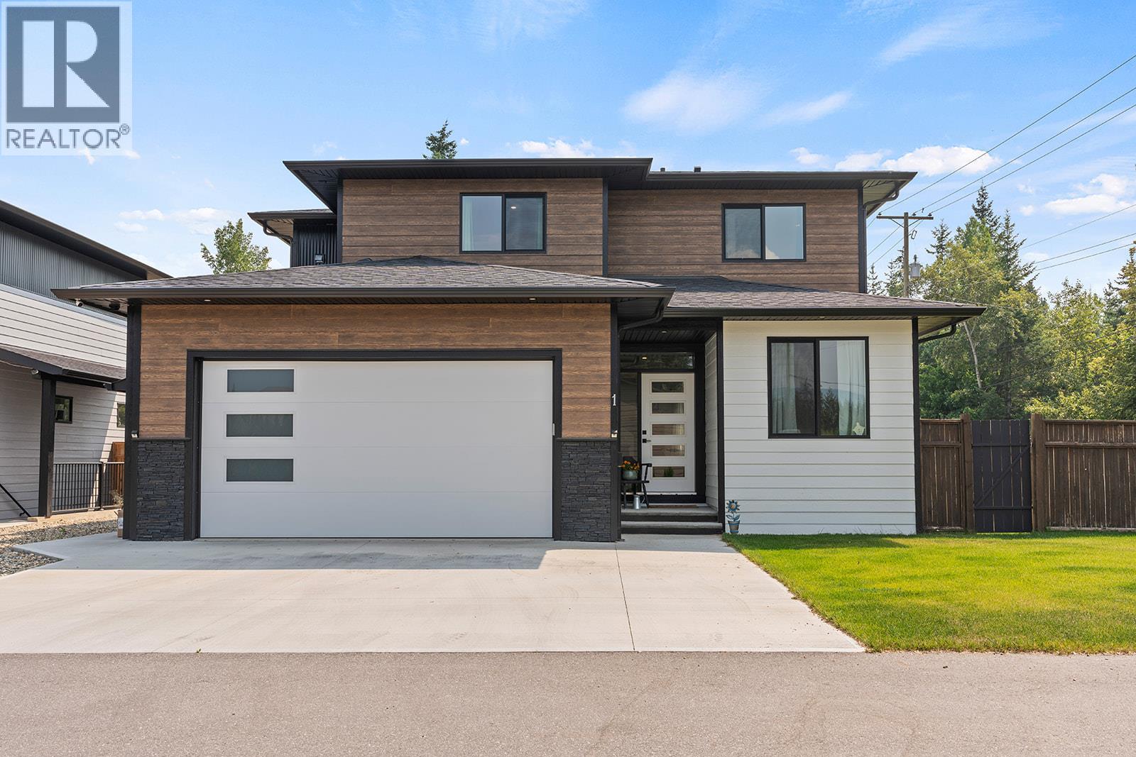 1 1441 20 Avenue Southeast, Salmon Arm