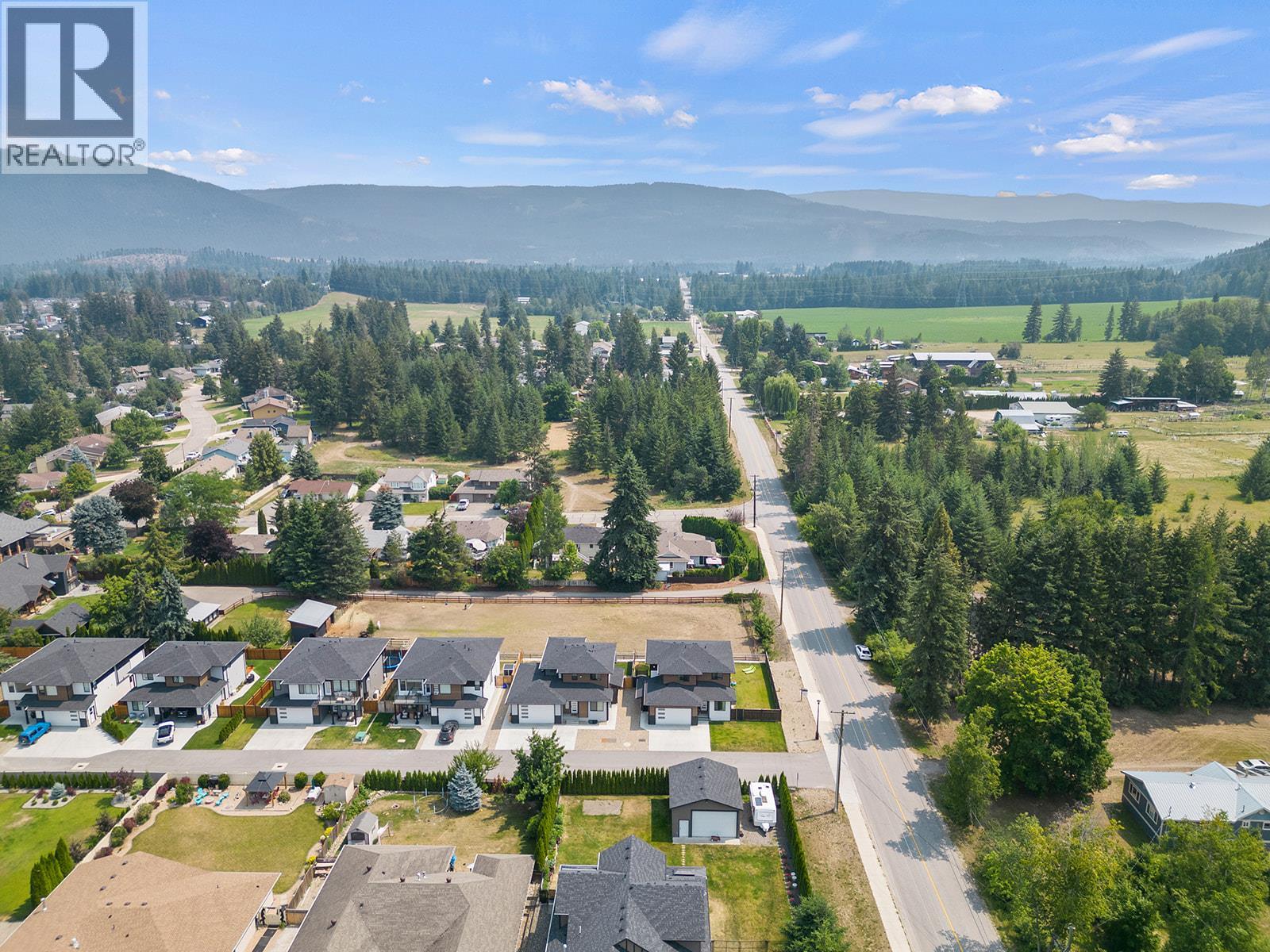 1 1441 20 Avenue Southeast, Salmon Arm