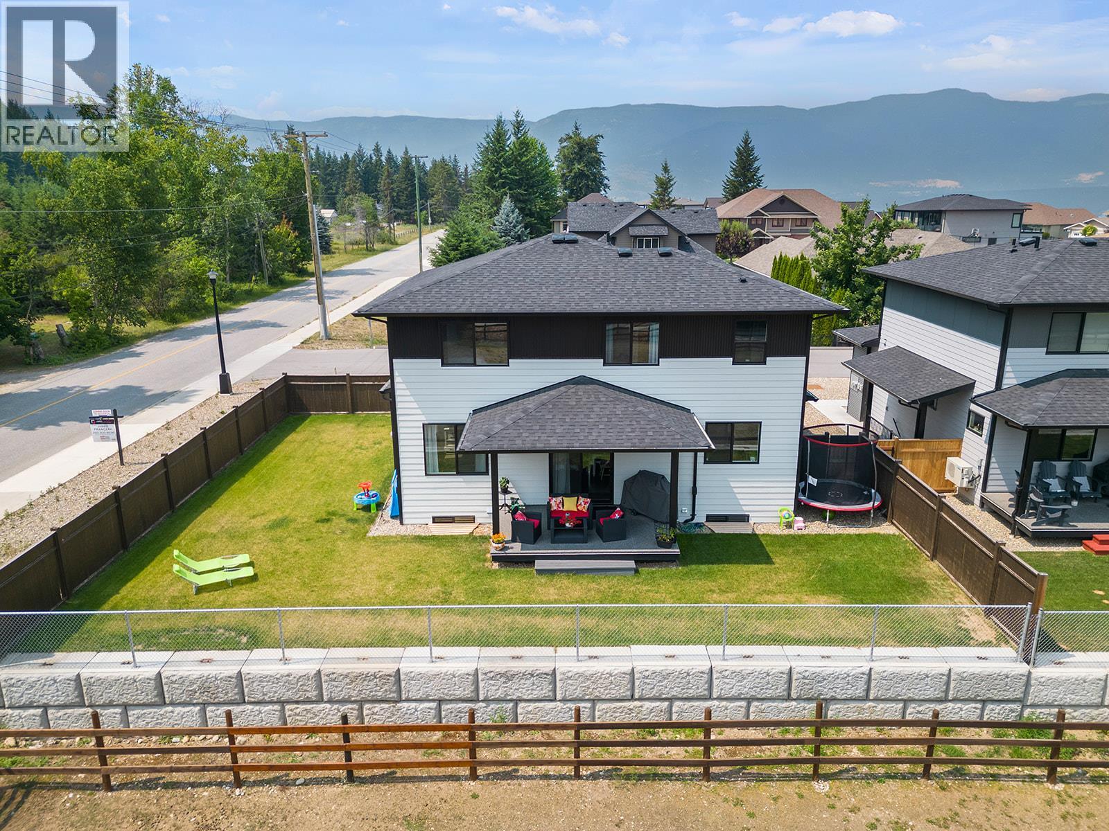 1 1441 20 Avenue Southeast, Salmon Arm