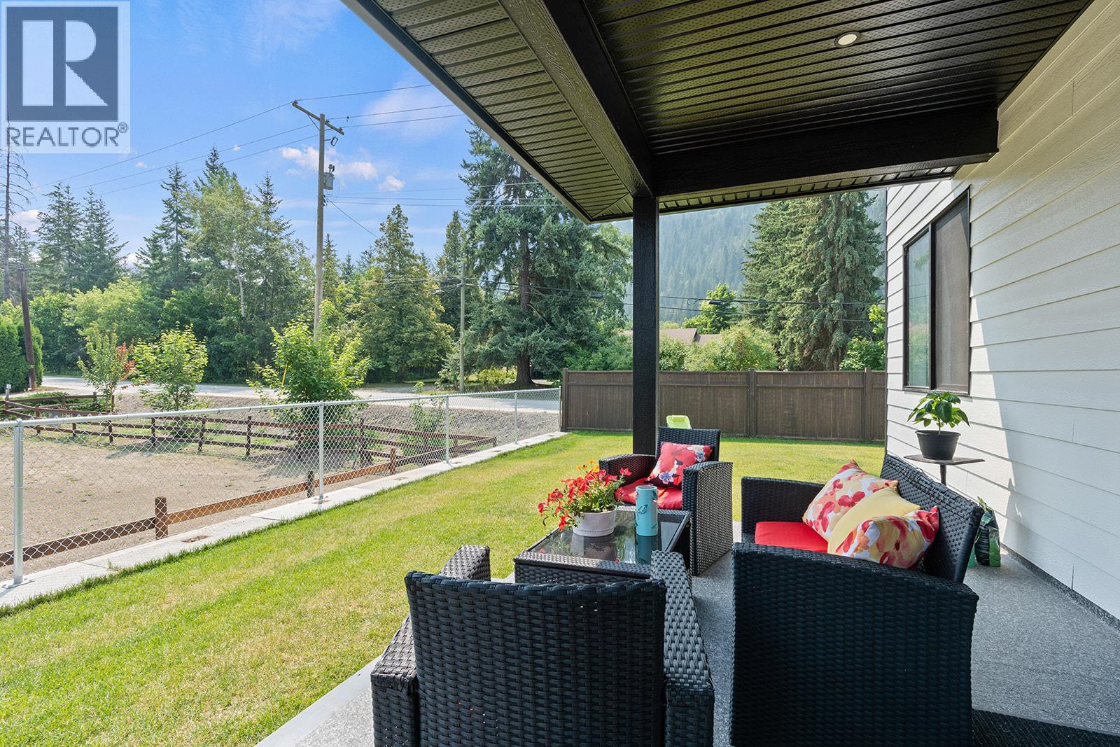 1 1441 20 Avenue Southeast, Salmon Arm