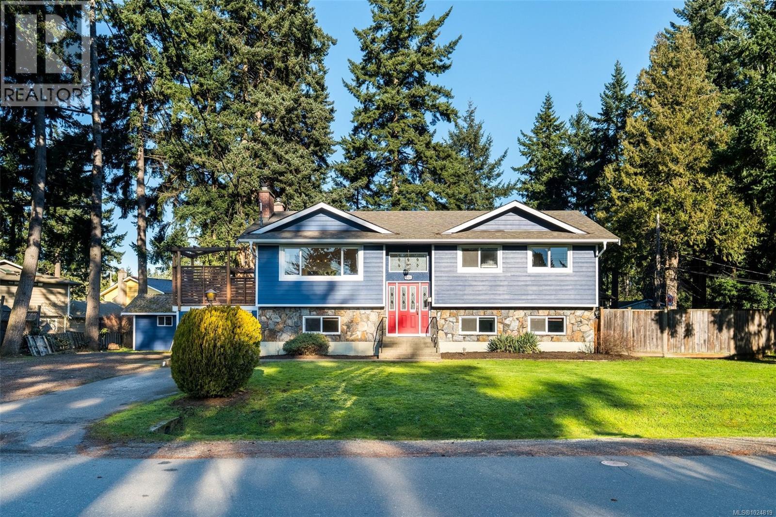 2424 Marlene Dr, Colwood