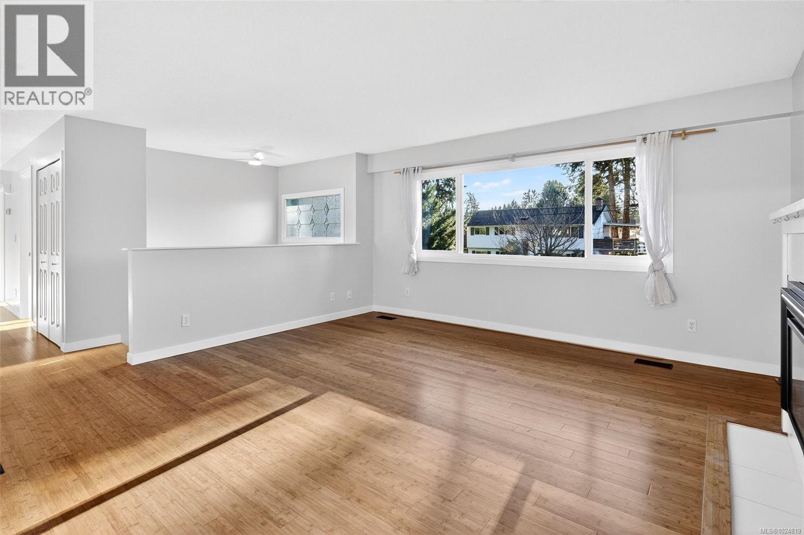 2424 Marlene Dr, Colwood