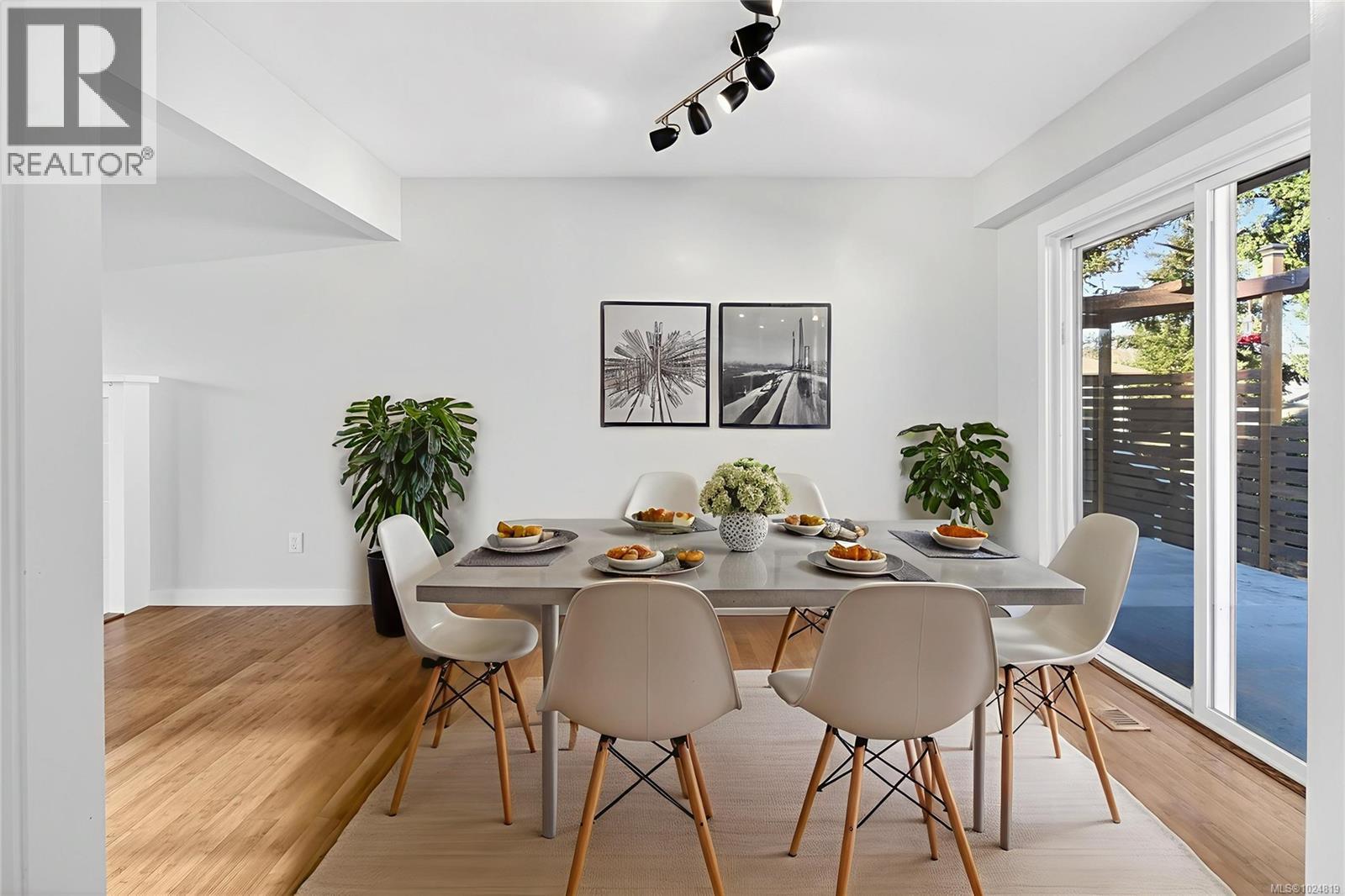 2424 Marlene Dr, Colwood