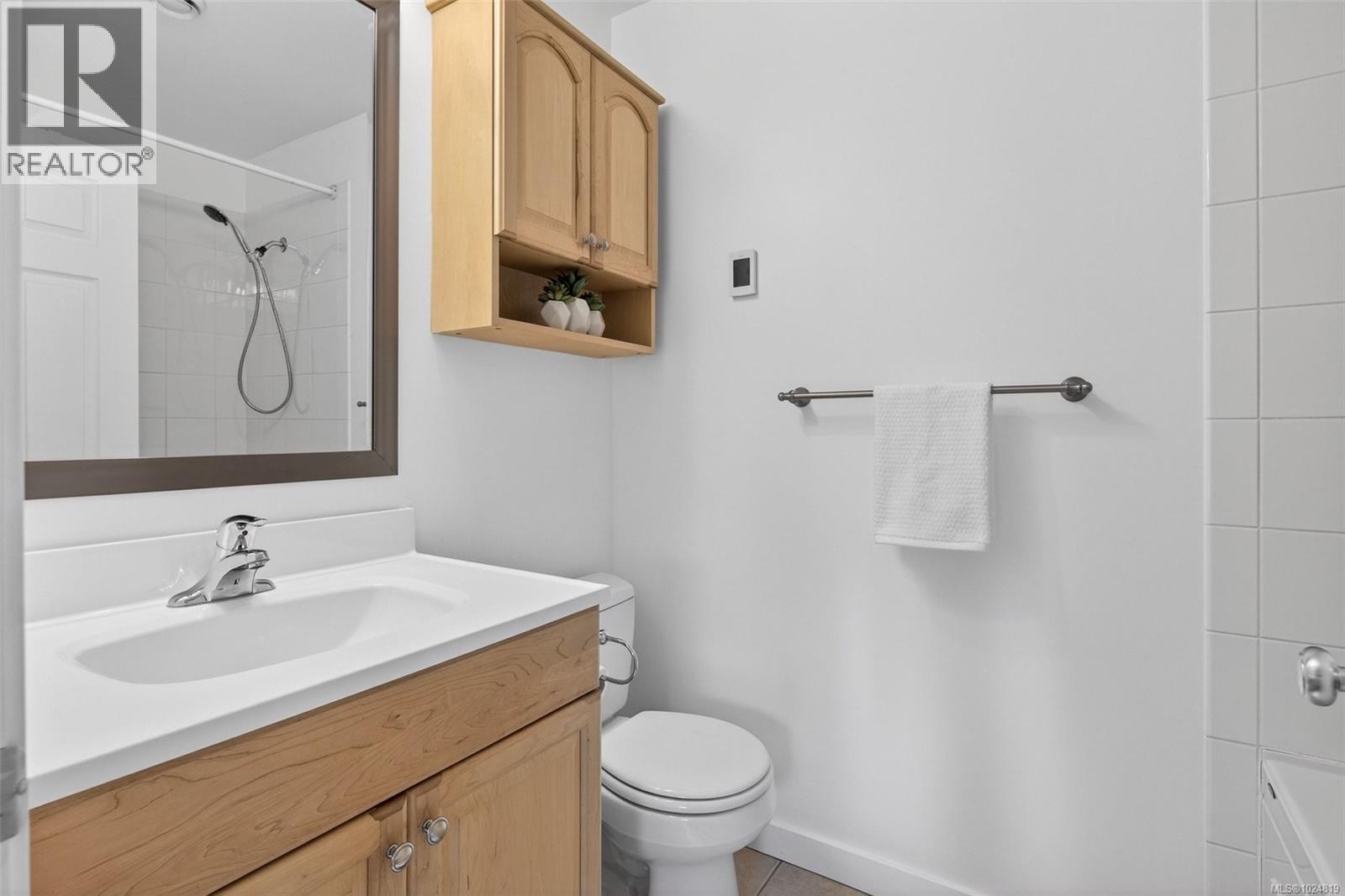 2424 Marlene Dr, Colwood