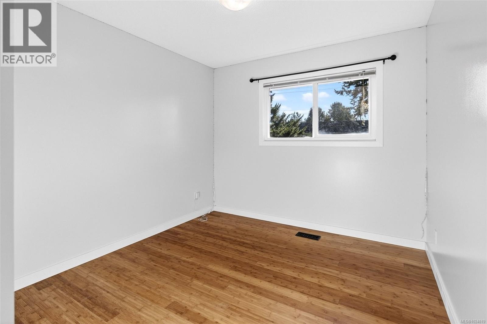 2424 Marlene Dr, Colwood