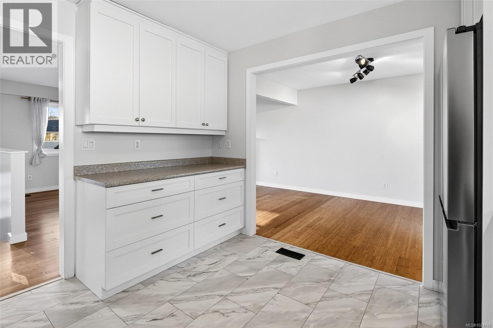 2424 Marlene Dr, Colwood