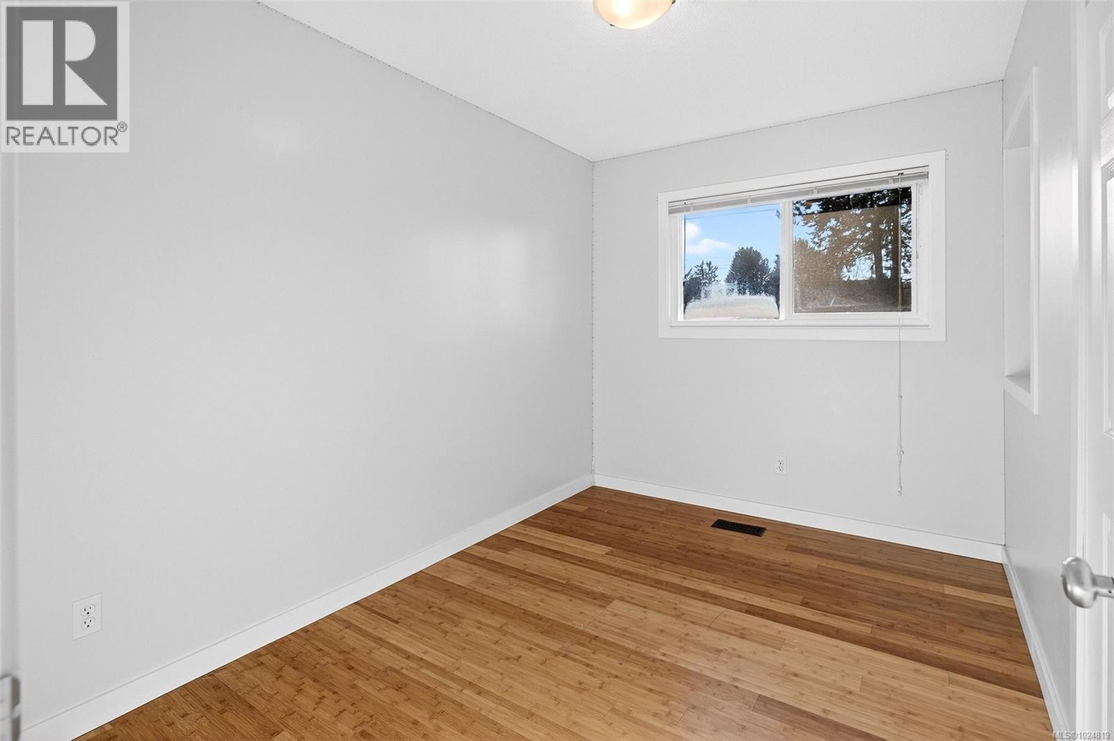 2424 Marlene Dr, Colwood