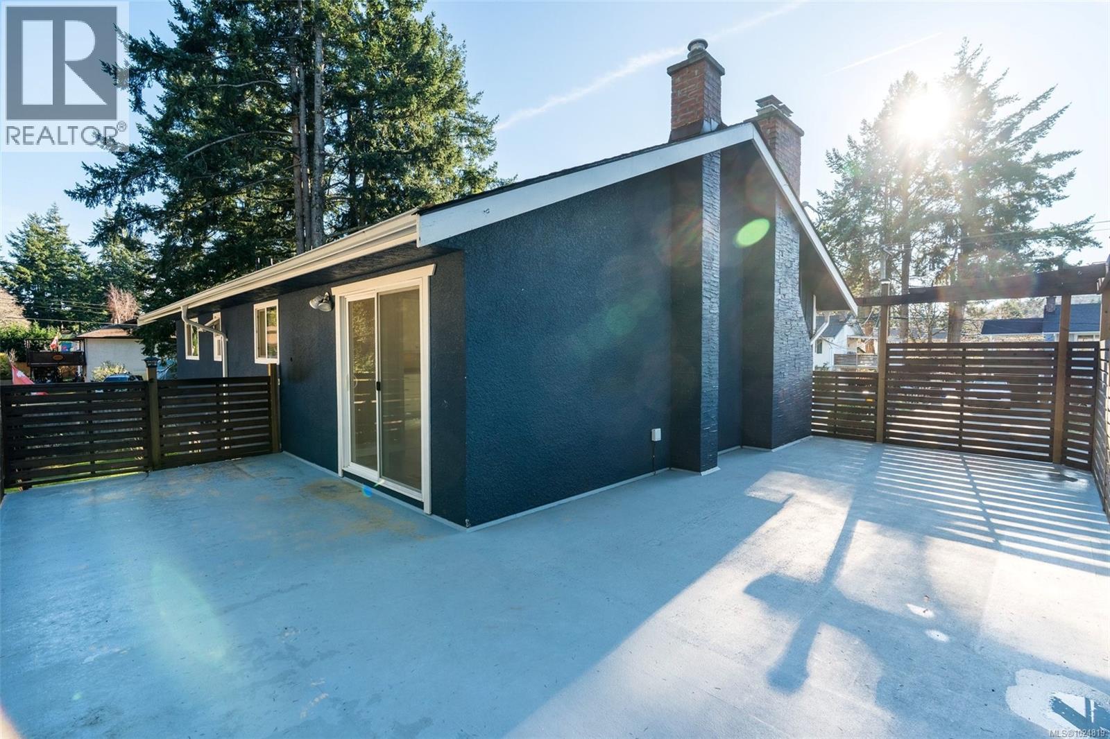2424 Marlene Dr, Colwood