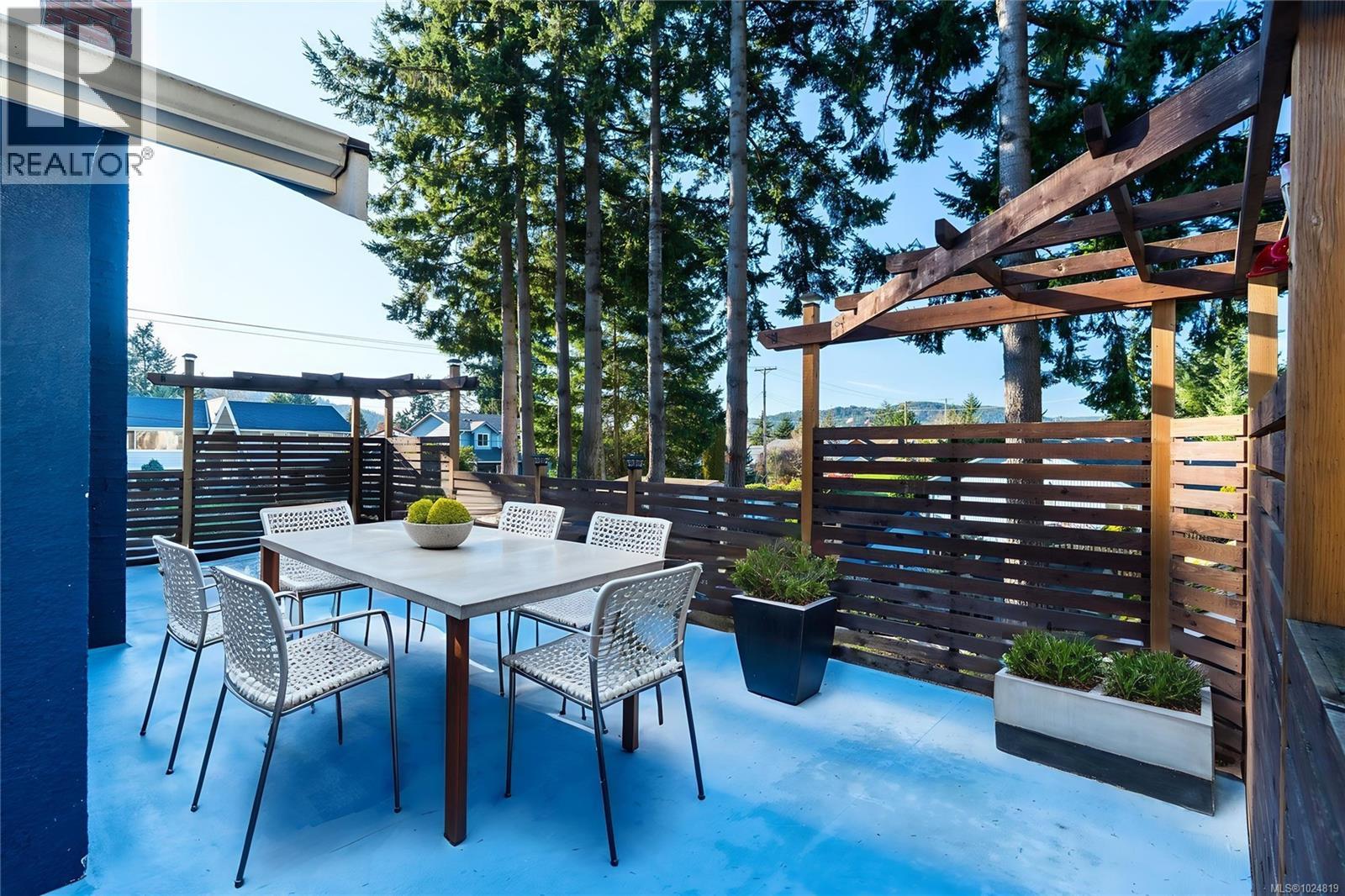 2424 Marlene Dr, Colwood