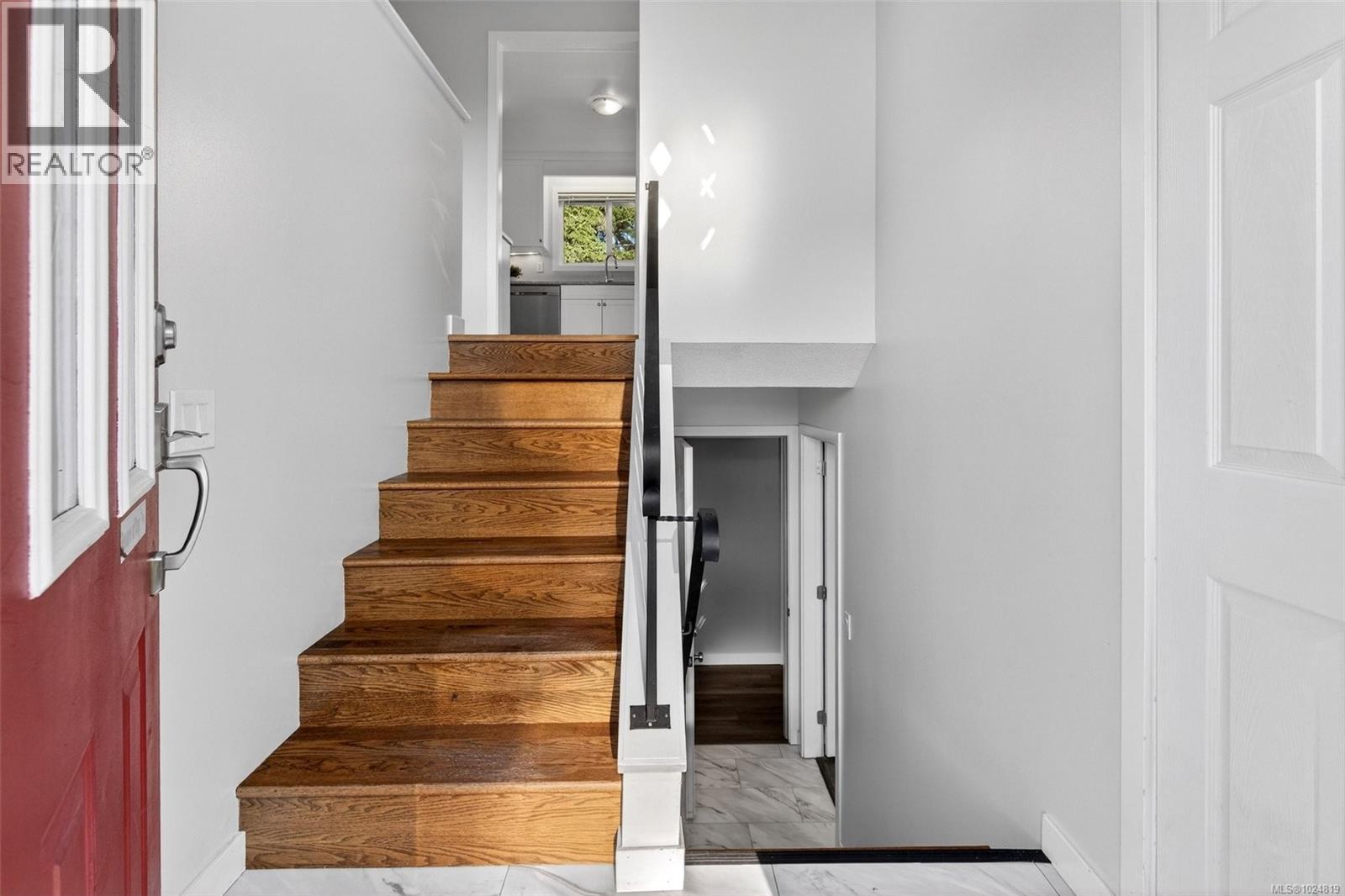 2424 Marlene Dr, Colwood