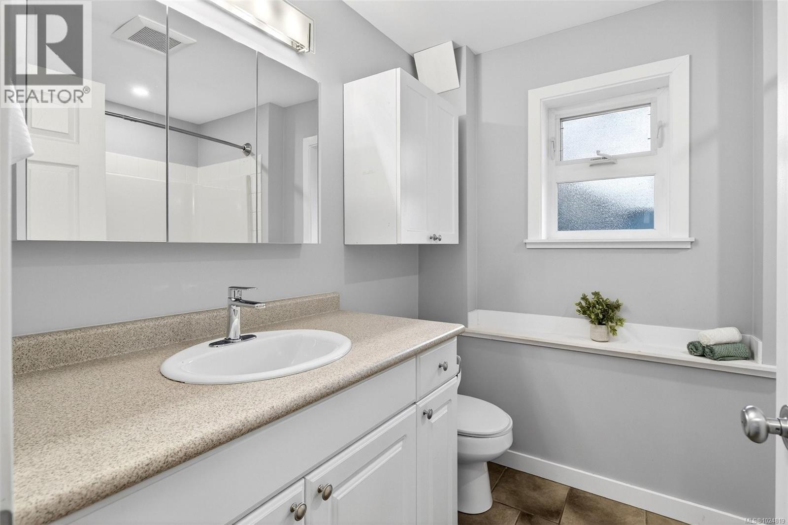 2424 Marlene Dr, Colwood