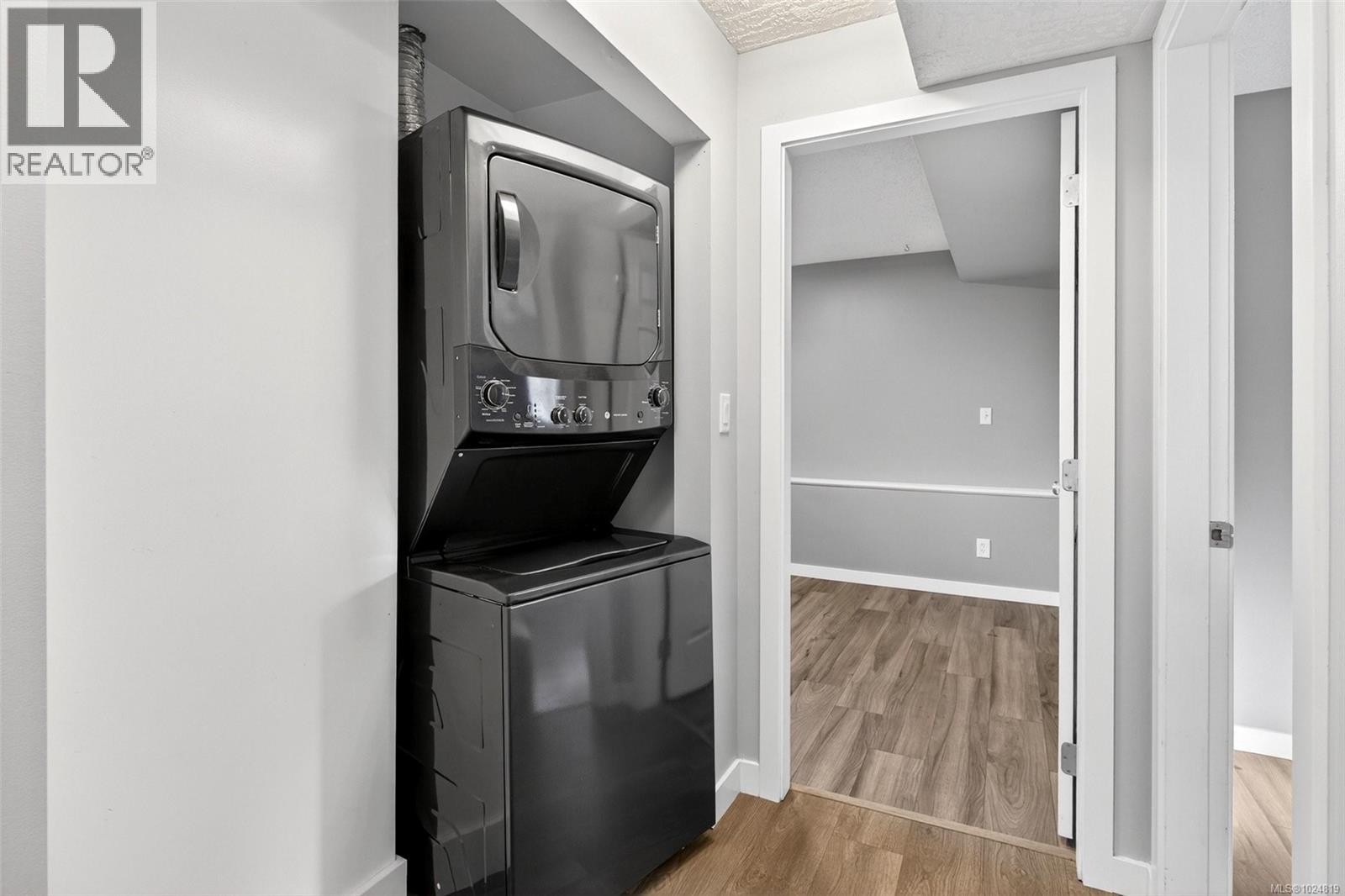 2424 Marlene Dr, Colwood