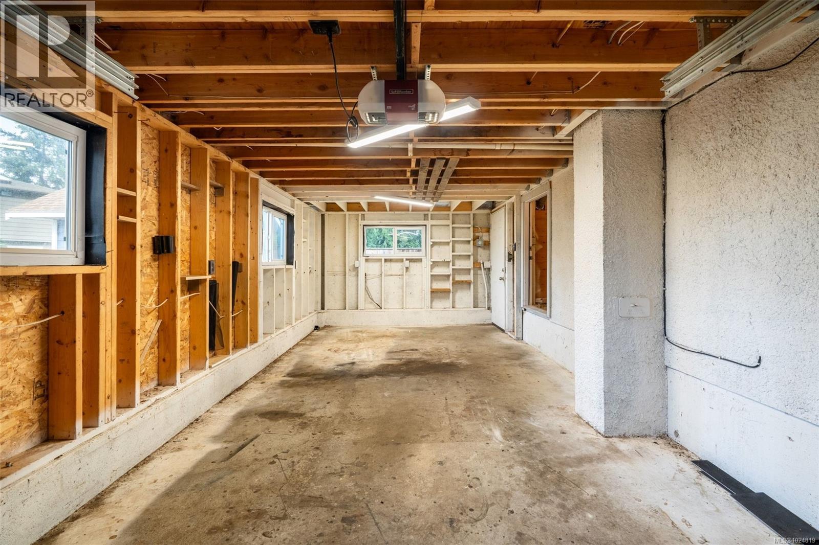 2424 Marlene Dr, Colwood