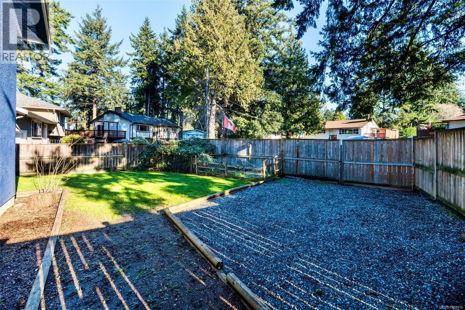 2424 Marlene Dr, Colwood