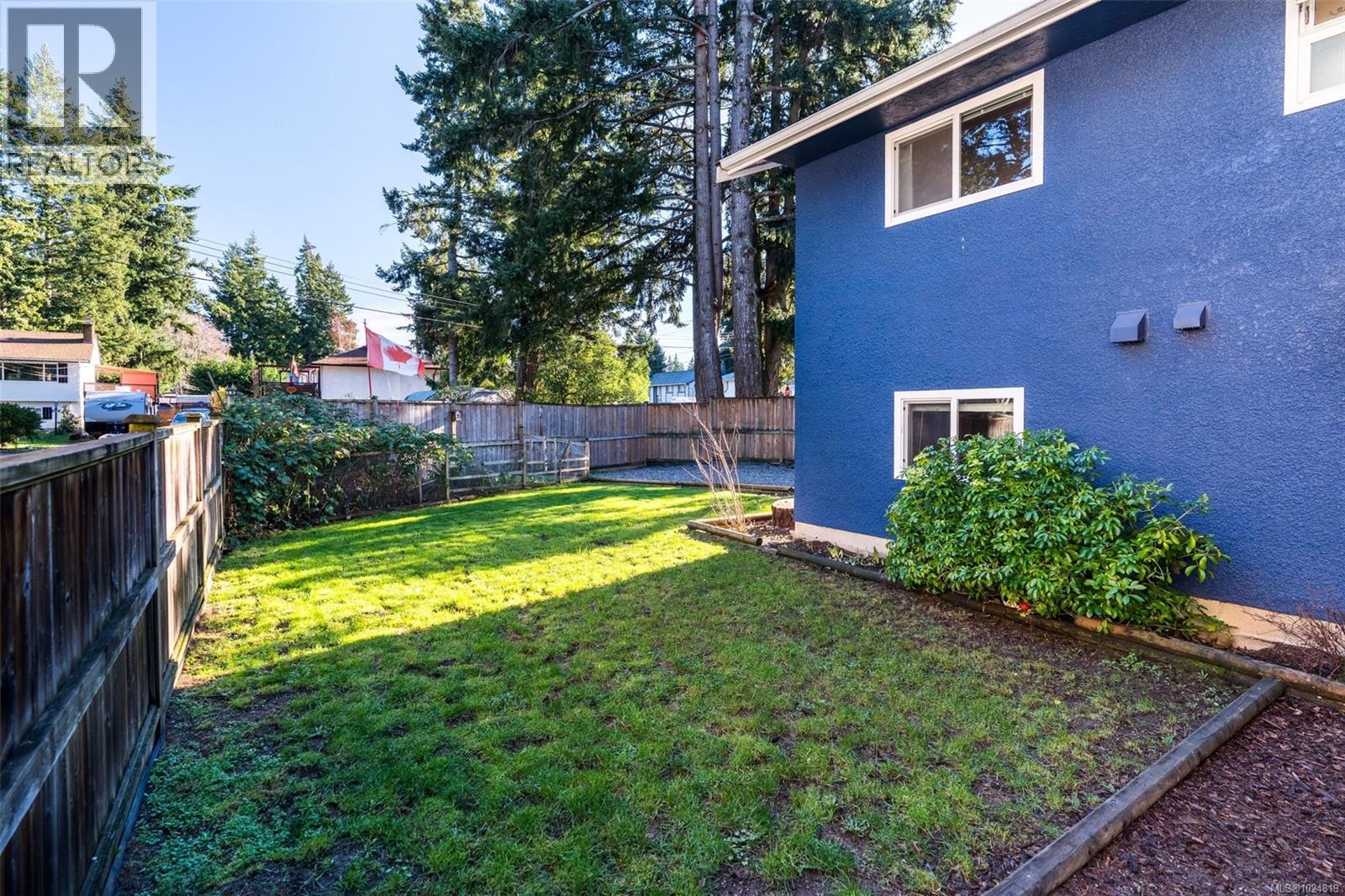 2424 Marlene Dr, Colwood