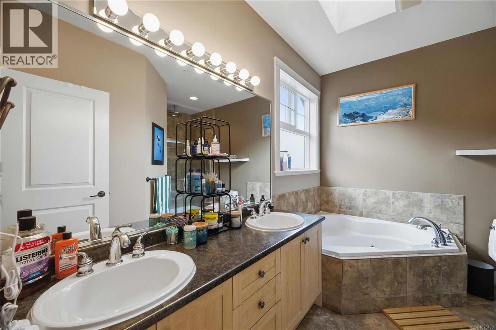  1245 Rockhampton Close, Langford