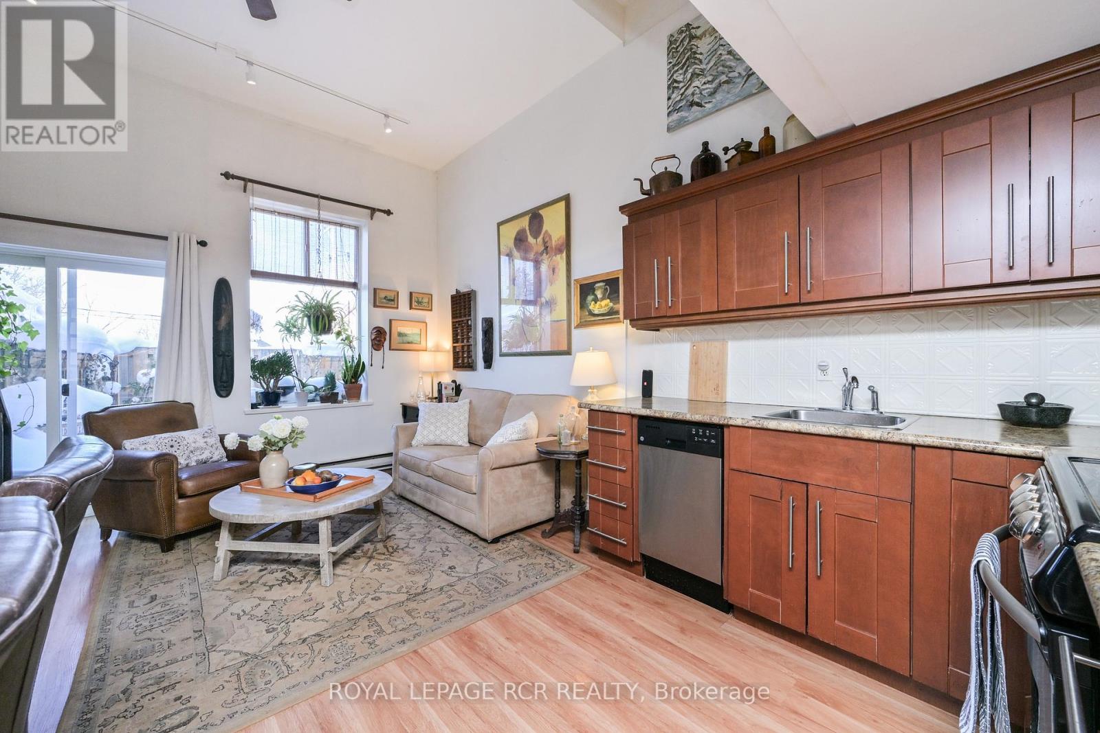 B - 123 BROADWAY - Photo 4 of 22, Orangeville, Ontario