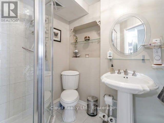 #1605 50 ELM DRIVE E - 11