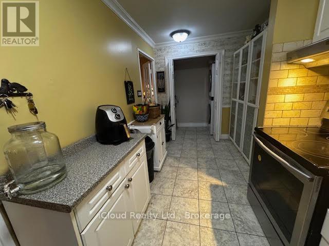 #1605 50 ELM DRIVE E - 37