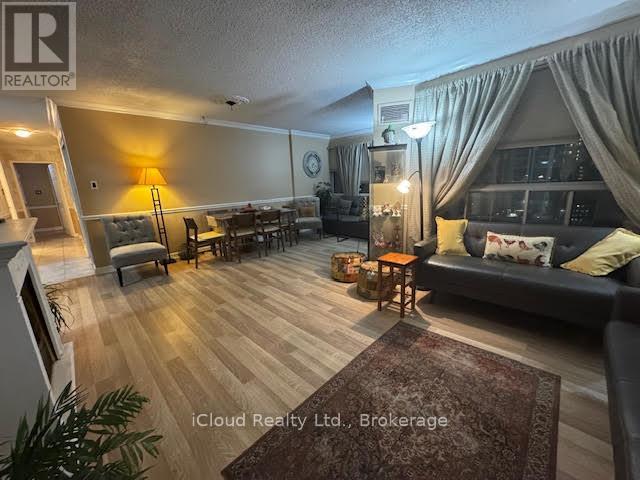 #1605 50 ELM DRIVE E - 39