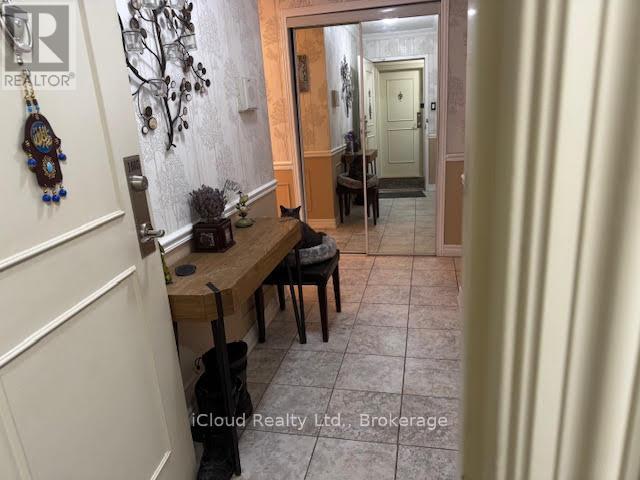 #1605 50 ELM DRIVE E - 46